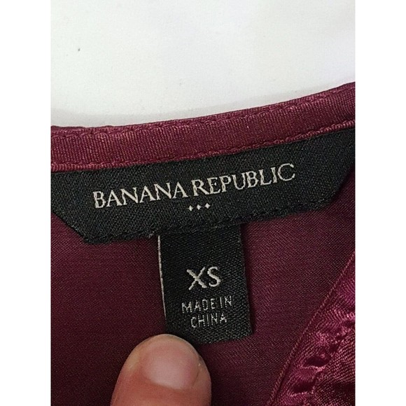 Banana Republic Womens Blouse Size XS Shiny Burgundy Sleeveless Dressy Top Night - Picture 8 of 12